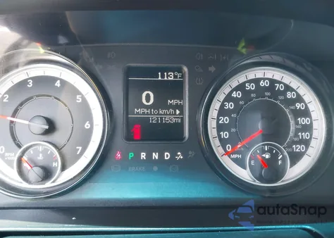 2019 Ram 1500 Classic Tradesman 4X4 6'4 Box z USA, uszkodzony, nr VIN 1C6RR7FT7KS725455